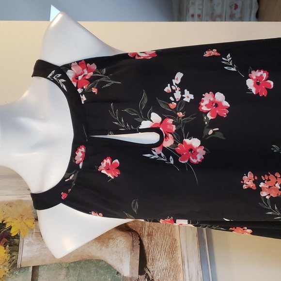 Torrid Tank - Picture 2 of 9